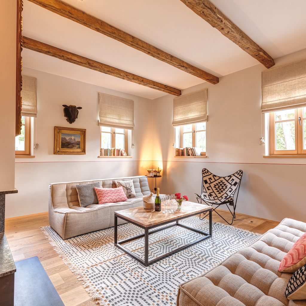 Chalet Silver Fox 1 living room