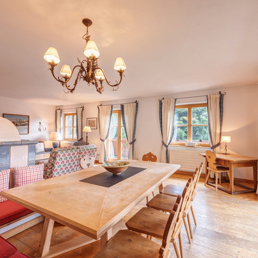 Chalet Windegg dining room